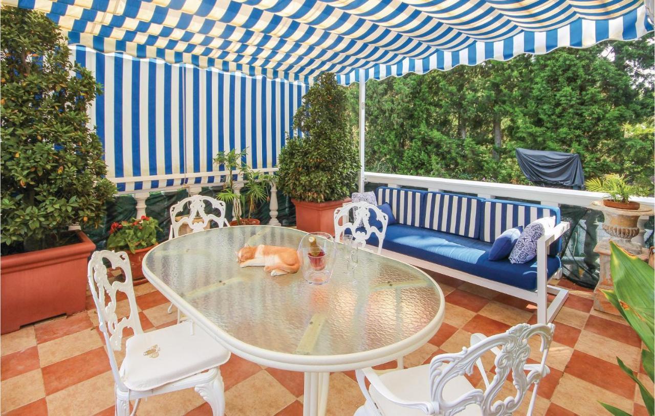 Gorgeous Apartment In Urb El Chaparral With Wifi Ла Кала де Михас Екстериор снимка