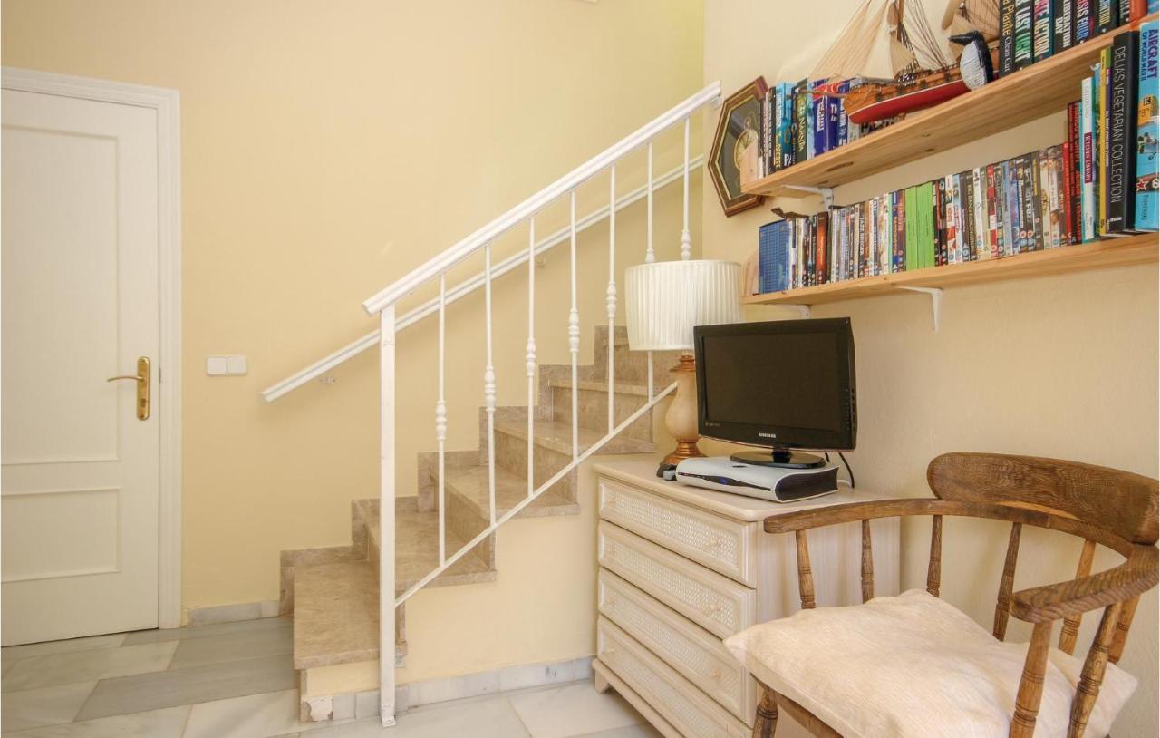 Gorgeous Apartment In Urb El Chaparral With Wifi Ла Кала де Михас Екстериор снимка